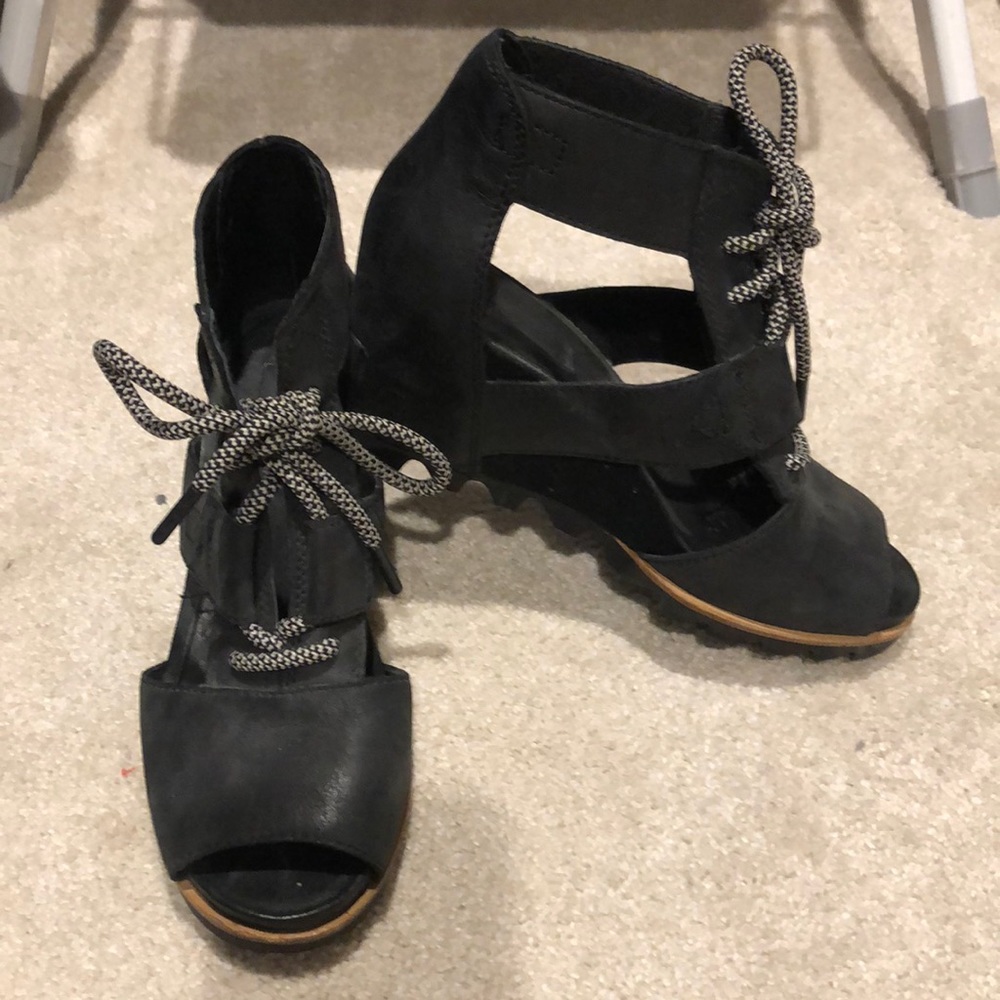 Black SOREL wedges 7.5/38 - barely worn!!